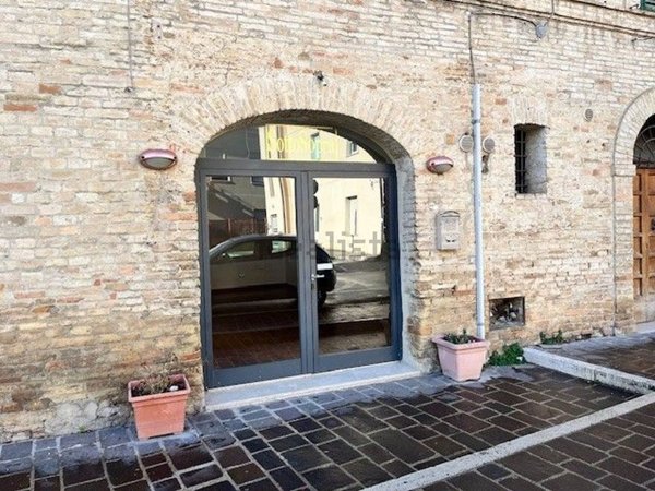 locale commerciale in affitto ad Assisi in zona Santa Maria degli Angeli