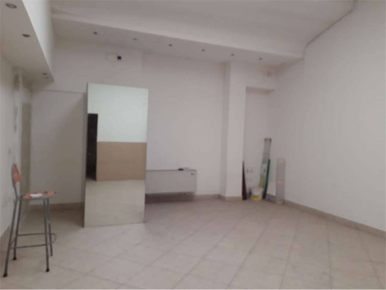 locale commerciale in affitto a Bastia Umbra