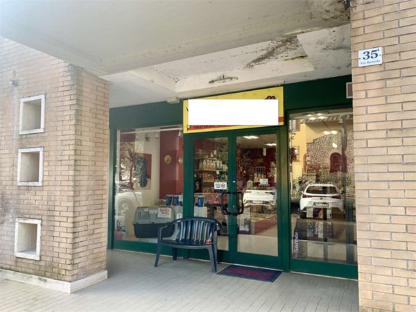 negozio in affitto a Bastia Umbra in zona Bastiola