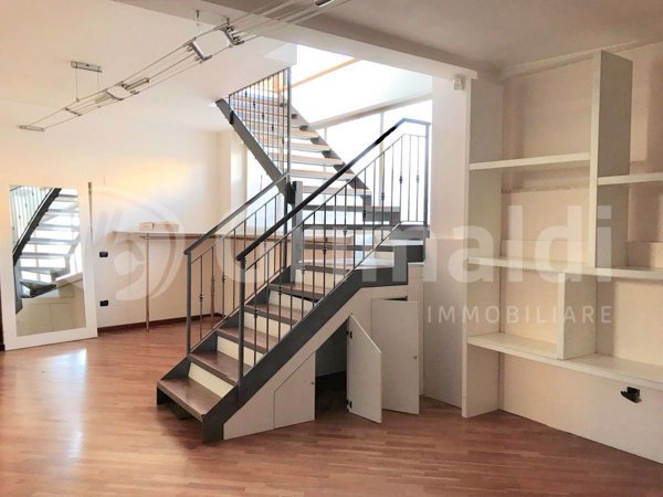 negozio in affitto a Bastia Umbra