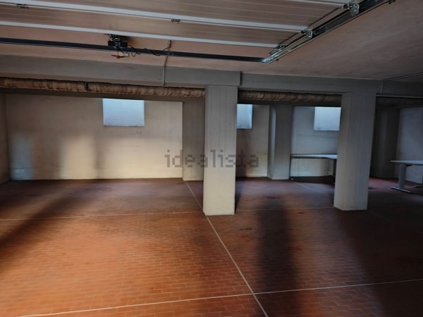 locale di sgombero in affitto a Bastia Umbra