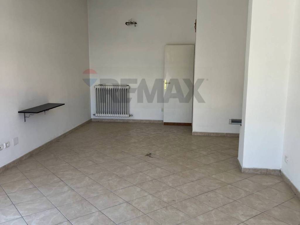 negozio in affitto a Bastia Umbra