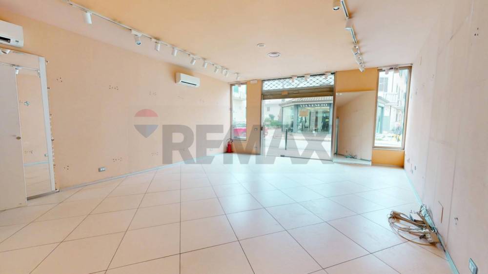 negozio in affitto a Bastia Umbra