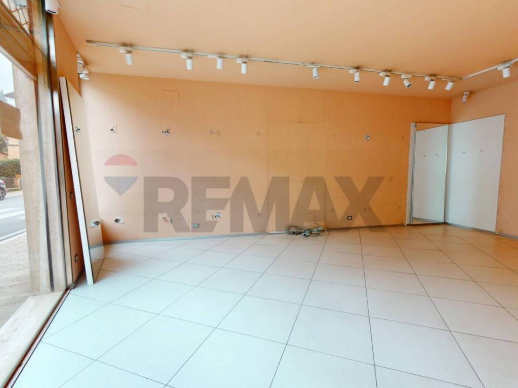 negozio in affitto a Bastia Umbra