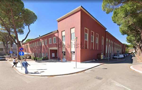 locale commerciale in affitto a Bastia Umbra