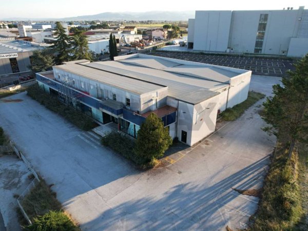 negozio in affitto a Bastia Umbra in zona Ospedalicchio