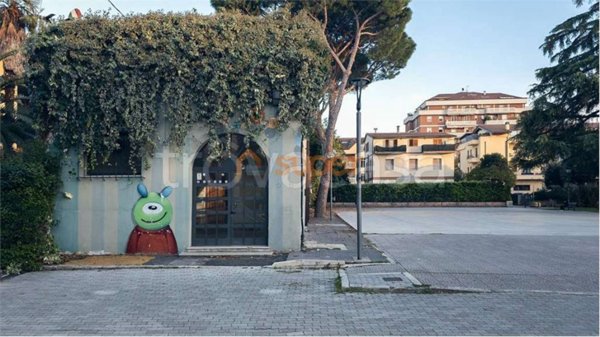 negozio in affitto a Bastia Umbra