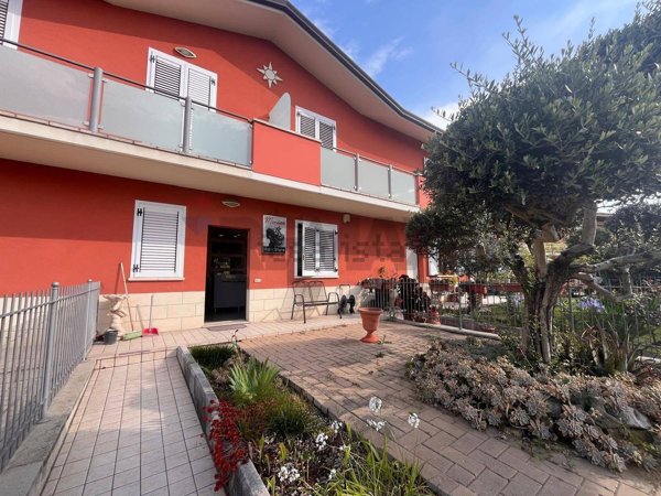 negozio in affitto a Bastia Umbra in zona Cipresso