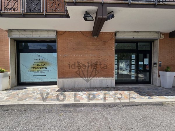 locale commerciale in affitto a Bastia Umbra