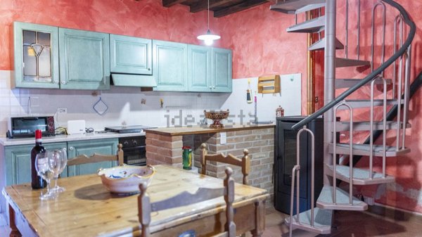 appartamento in affitto a Campello sul Clitunno in zona Acera