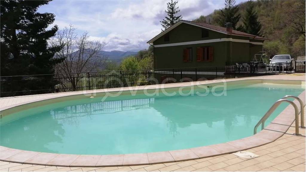 casa indipendente in affitto a Cascia