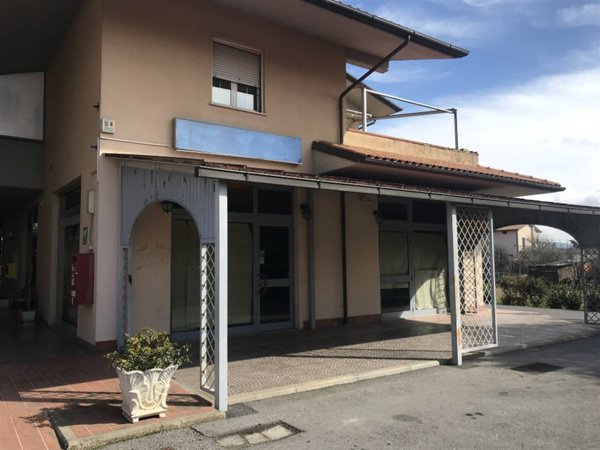 negozio in affitto a Castiglione del Lago