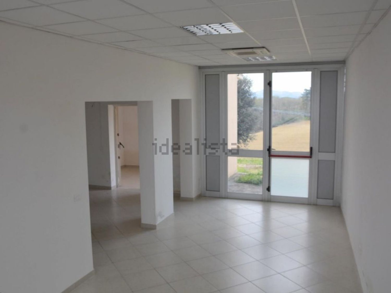 locale commerciale in affitto a Castiglione del Lago