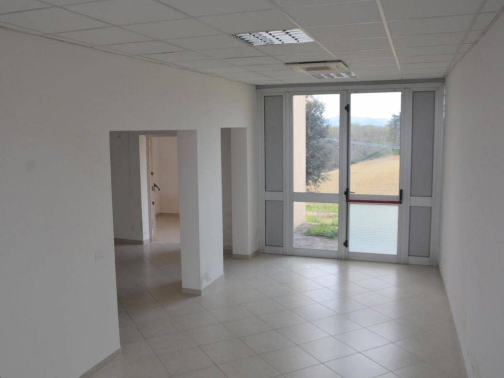 negozio in affitto a Castiglione del Lago