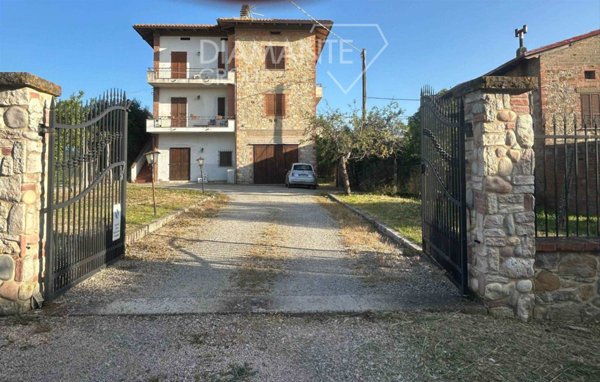 appartamento in affitto a Castiglione del Lago in zona Macchie