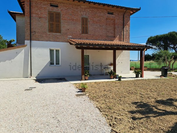 appartamento in affitto a Castiglione del Lago in zona Piana