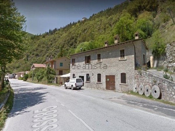locale commerciale in affitto a Cerreto di Spoleto