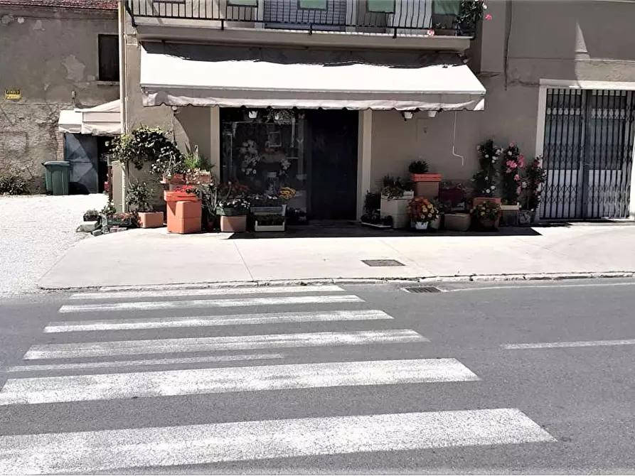 negozio in affitto a Città di Castello in zona Trestina