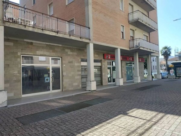 negozio in affitto a Città di Castello