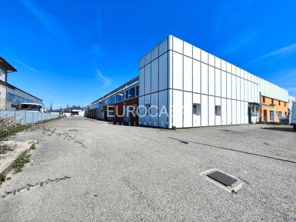 locale commerciale in affitto a Città di Castello in zona Cerbara