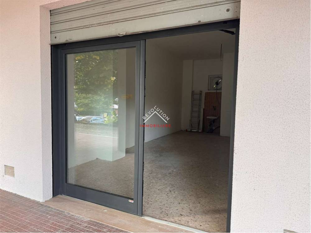 negozio in affitto a Città di Castello