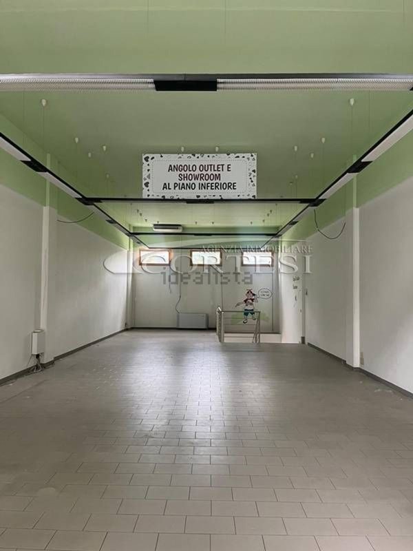 locale commerciale in affitto a Città di Castello