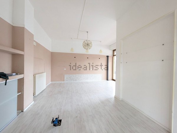 locale commerciale in affitto a Città di Castello