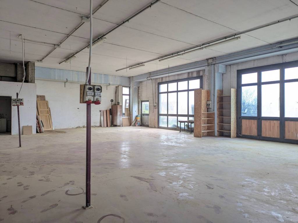 locale commerciale in affitto a Città di Castello