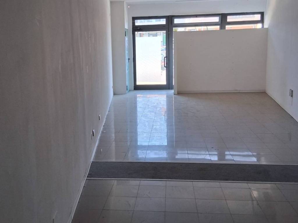 negozio in affitto a Città di Castello in zona Cerbara