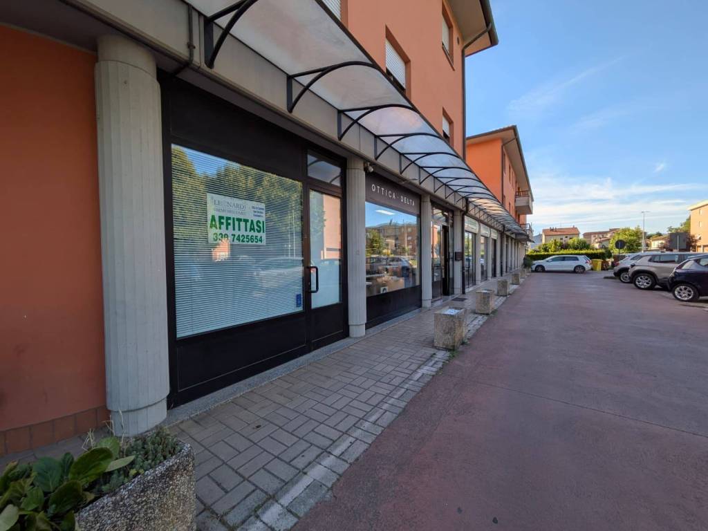 negozio in affitto a Città di Castello in zona Zoccolanti
