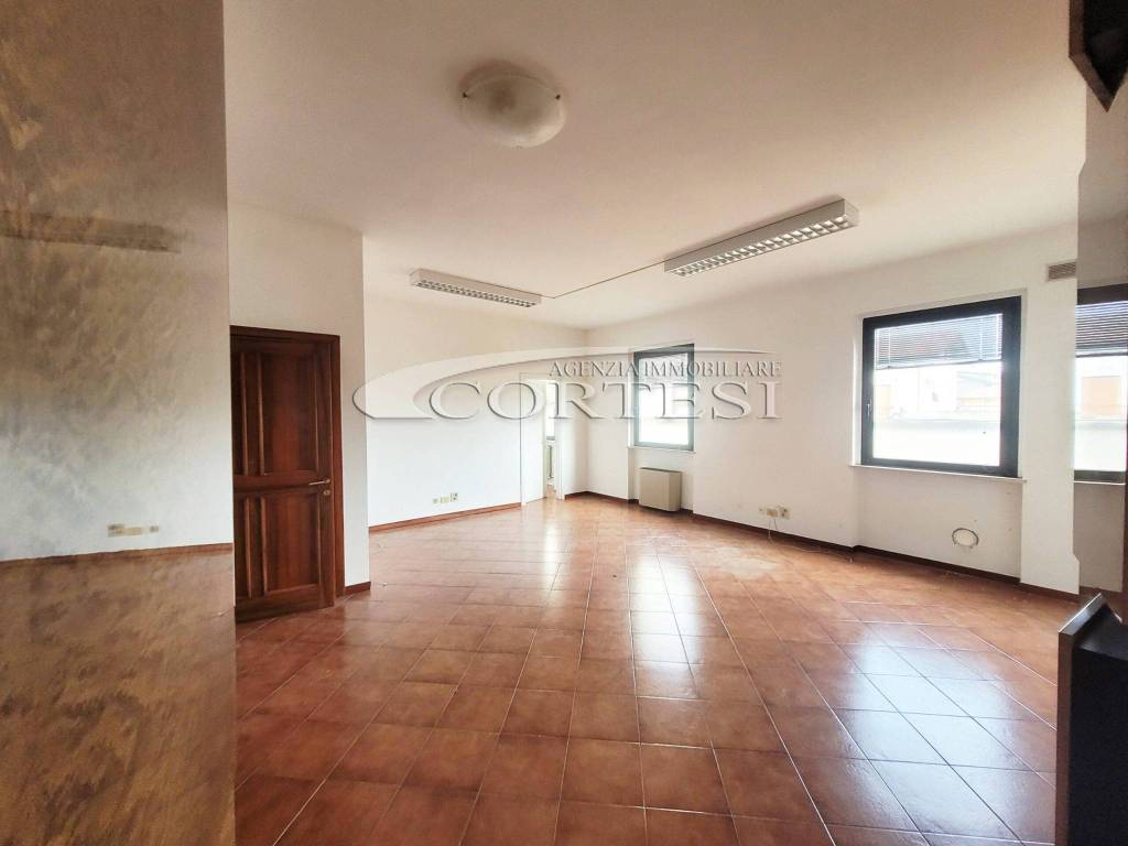 ufficio in affitto a Città di Castello in zona Trestina