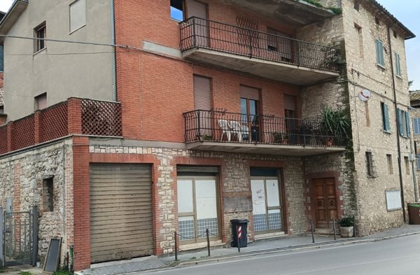 negozio in affitto a Corciano in zona Mantignana