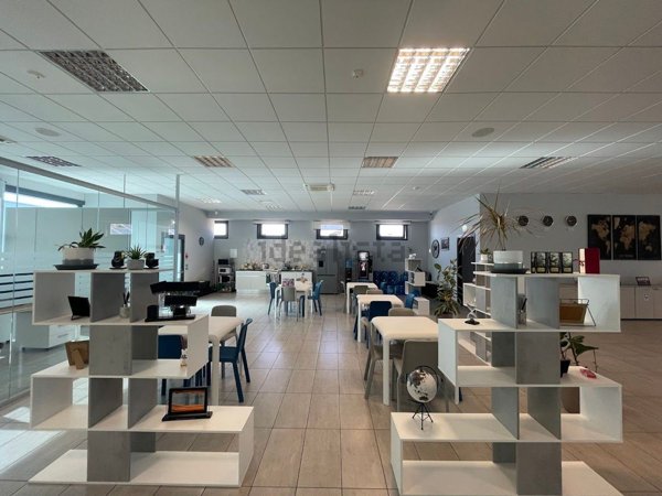 ufficio in affitto a Corciano