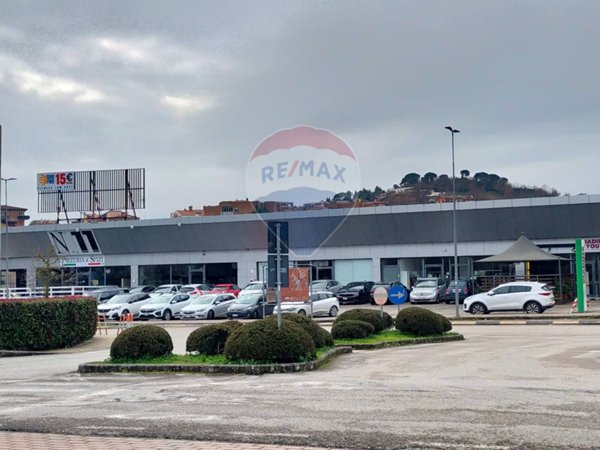 locale commerciale in affitto a Corciano in zona Ellera Chiugiana