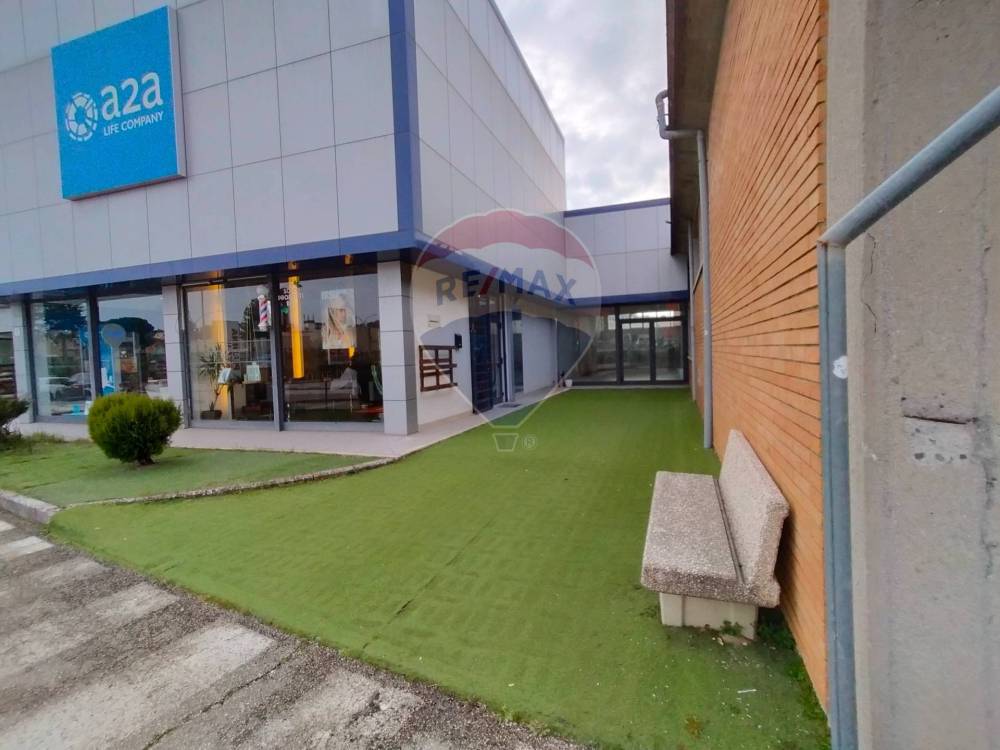 locale commerciale in affitto a Corciano in zona Ellera Chiugiana