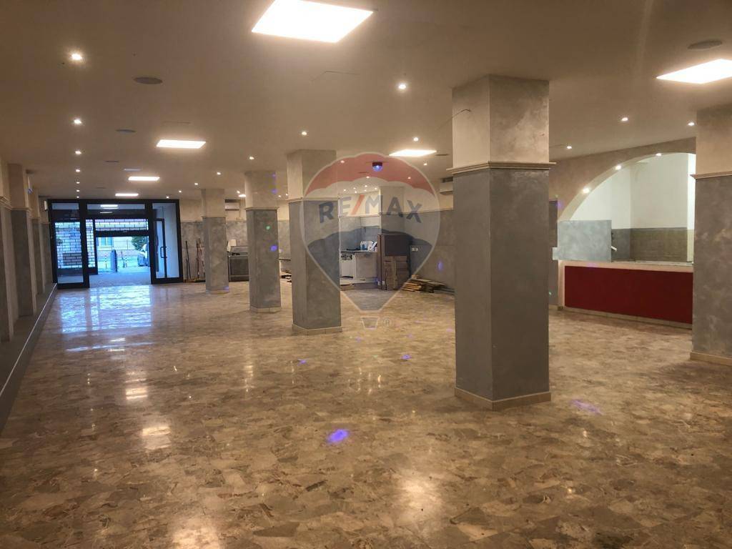 locale commerciale in affitto a Corciano in zona Ellera Chiugiana