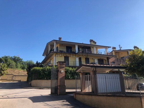 appartamento in affitto a Corciano in zona San Mariano
