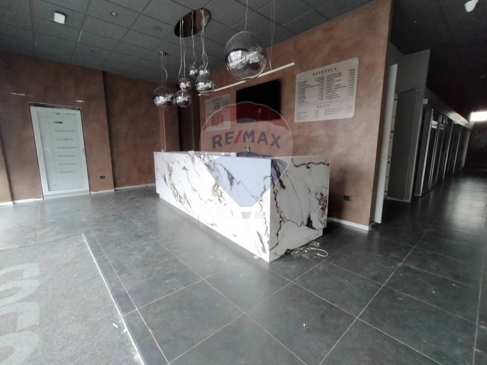 locale commerciale in affitto a Corciano in zona Ellera Chiugiana