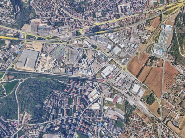 locale commerciale in affitto a Corciano in zona Ellera Chiugiana