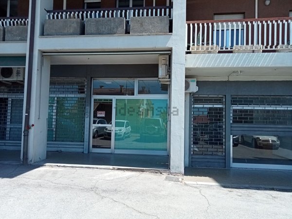 locale commerciale in affitto a Corciano in zona Ellera Chiugiana