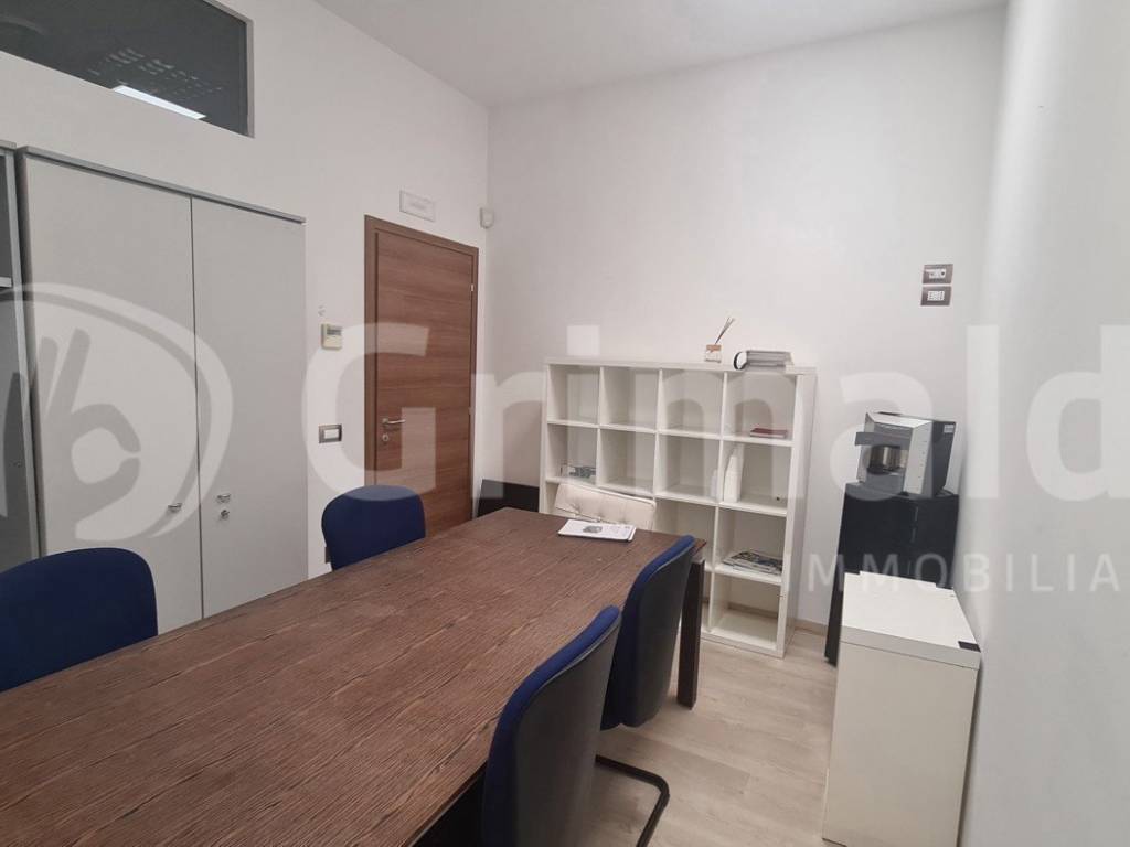ufficio in affitto a Corciano in zona Ellera Chiugiana