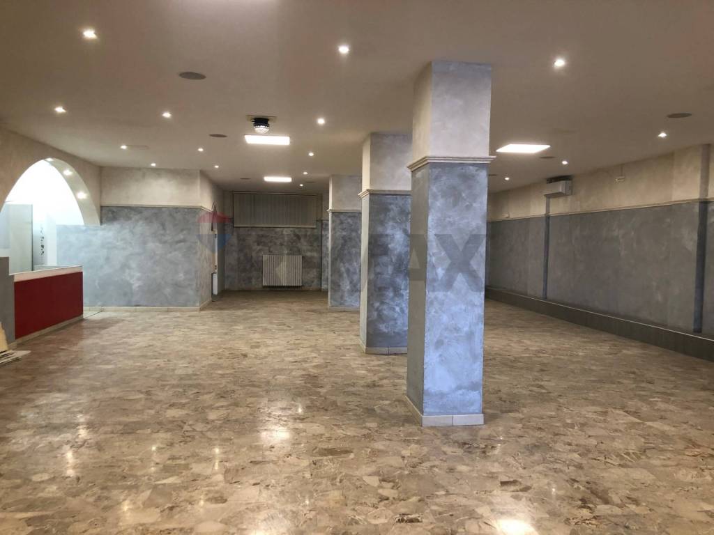 negozio in affitto a Corciano in zona Ellera Chiugiana