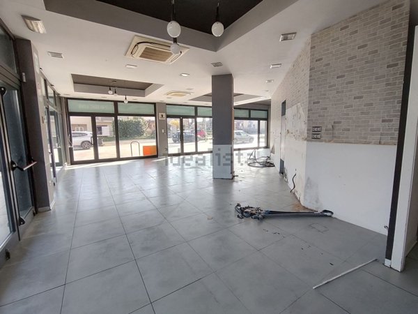 ufficio in affitto a Corciano in zona Strozzacapponi