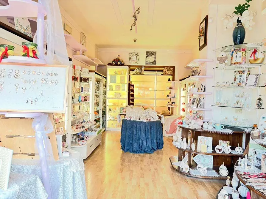 locale commerciale in affitto a Corciano