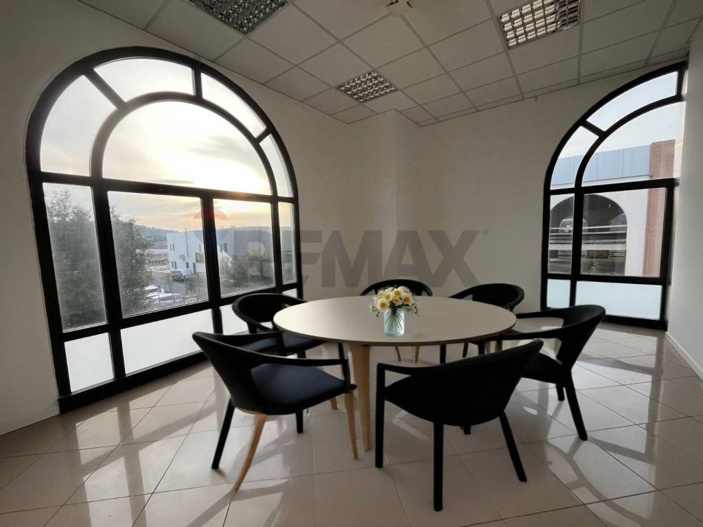 ufficio in affitto a Corciano in zona Ellera Chiugiana