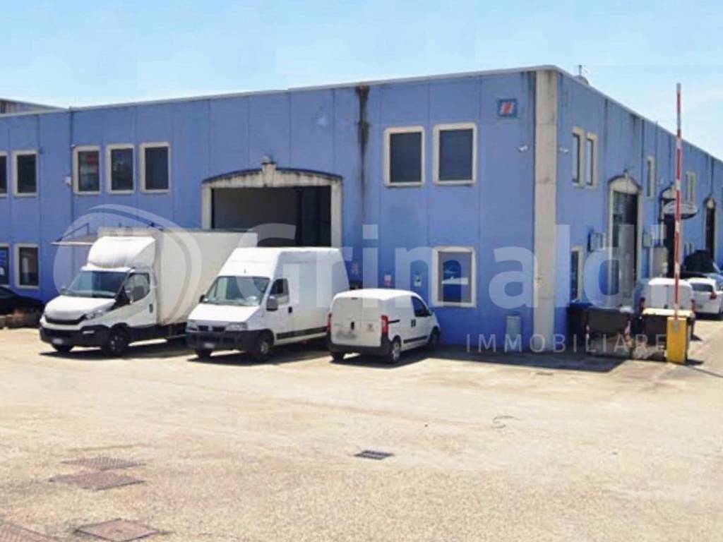 locale di sgombero in affitto a Corciano in zona Ellera Chiugiana