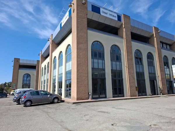 negozio in affitto a Corciano in zona Ellera Chiugiana