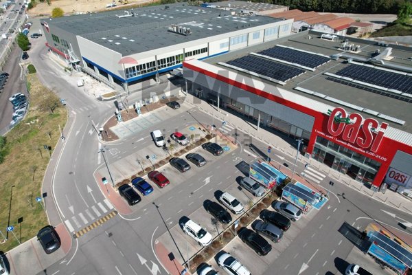 locale commerciale in affitto a Corciano