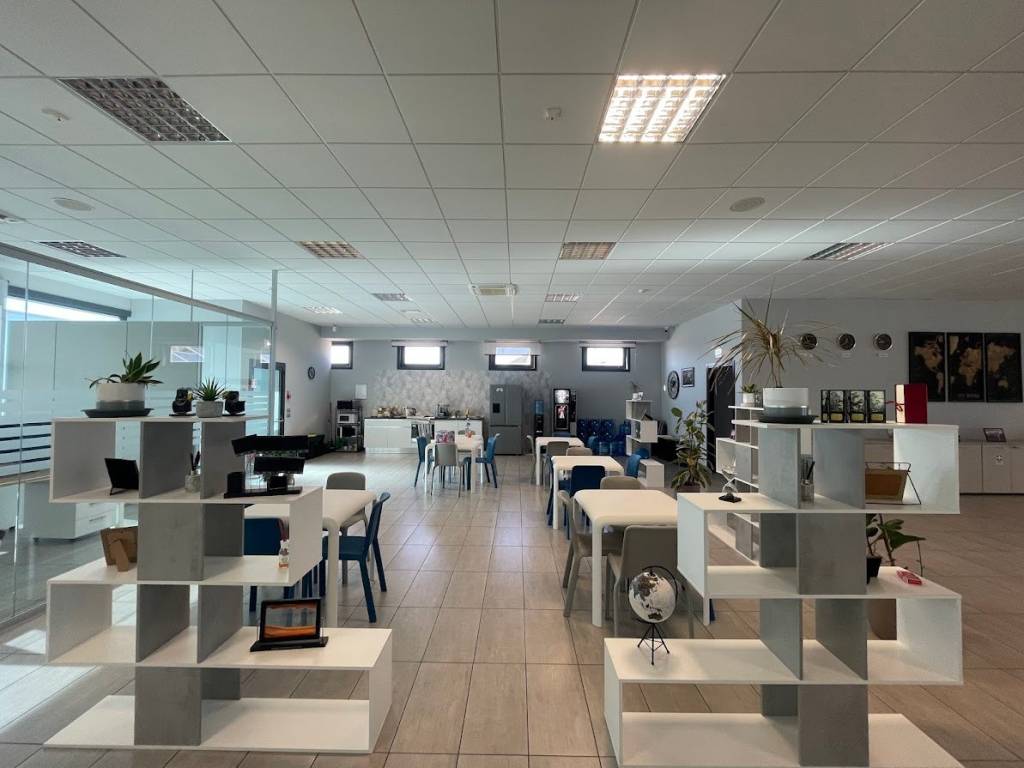 ufficio in affitto a Corciano in zona Valmarino