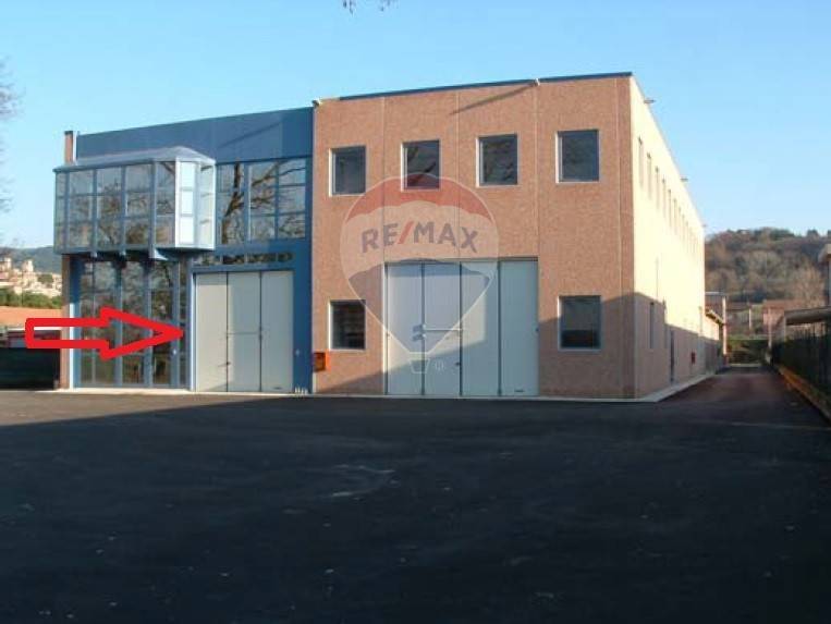 negozio in affitto a Deruta